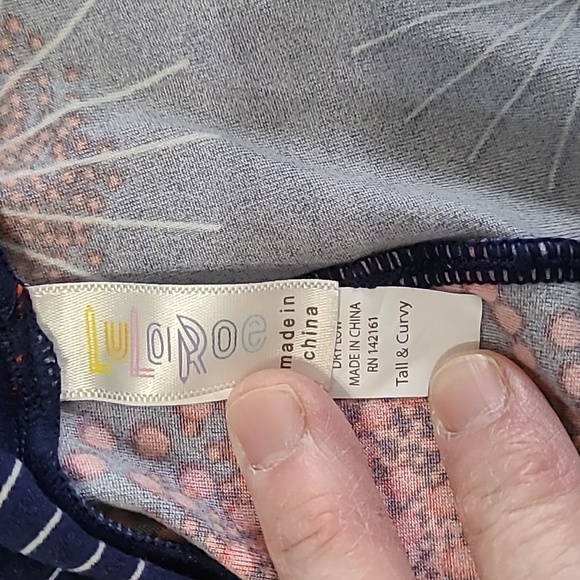 LuLaRoe Leggings with Red & Blue Fireworks size Tall & Curvy - Picture 3 of 7